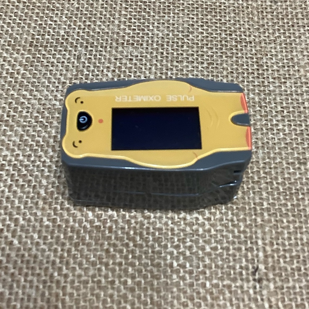 ADC 2150 Fingertip Pulse Oximeter (Pediatric) (B218)